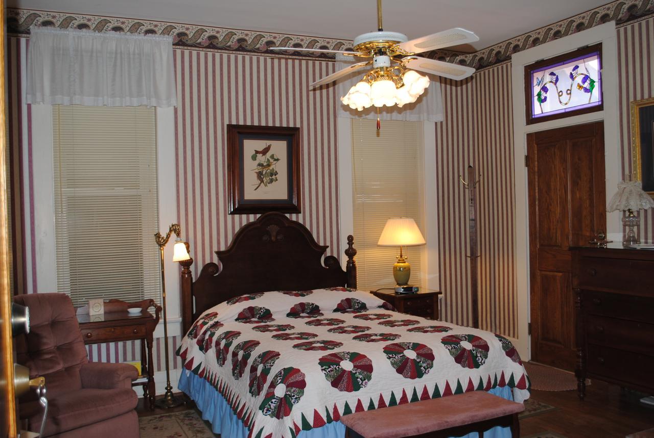 L&N Bed And Breakfast Ltd Хендерсън Екстериор снимка
