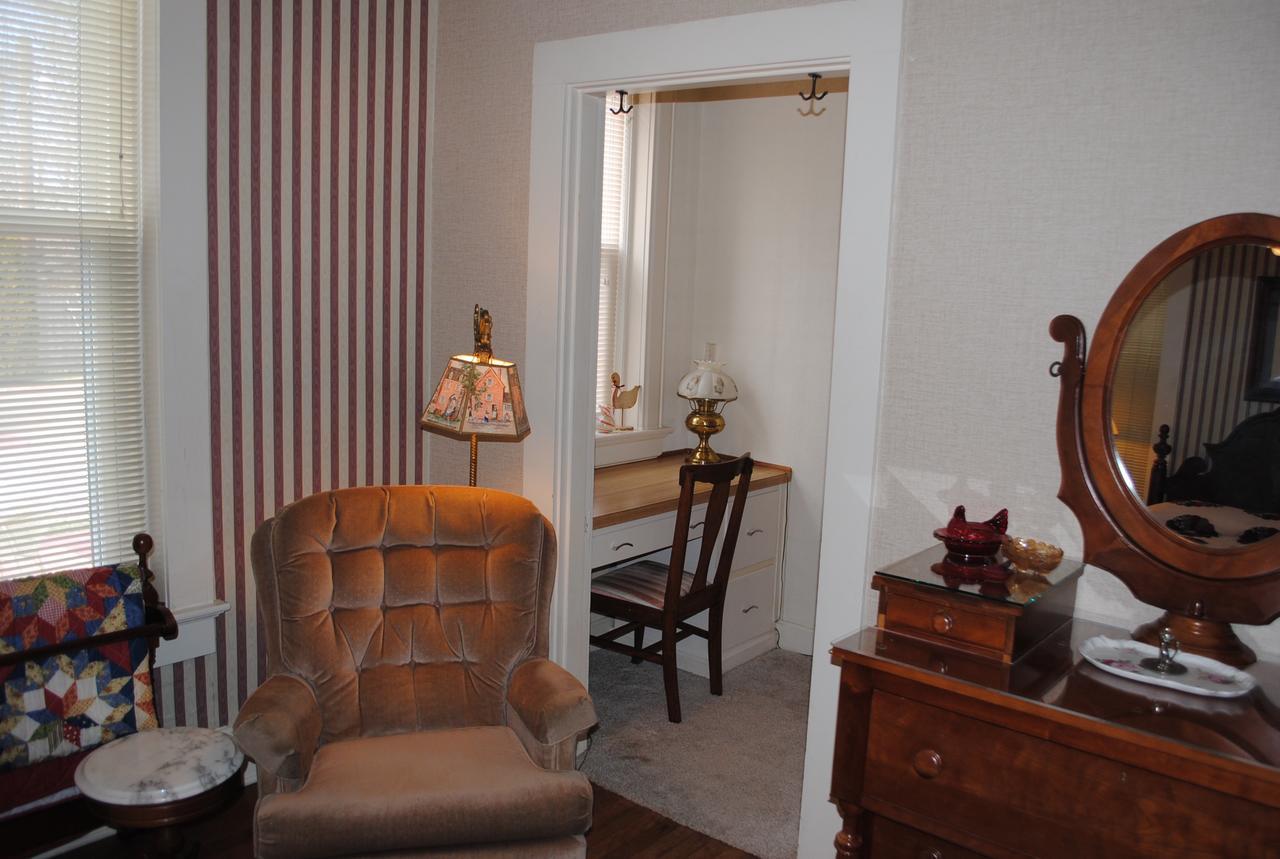 L&N Bed And Breakfast Ltd Хендерсън Екстериор снимка