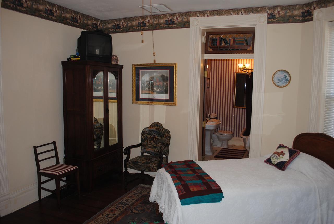 L&N Bed And Breakfast Ltd Хендерсън Екстериор снимка