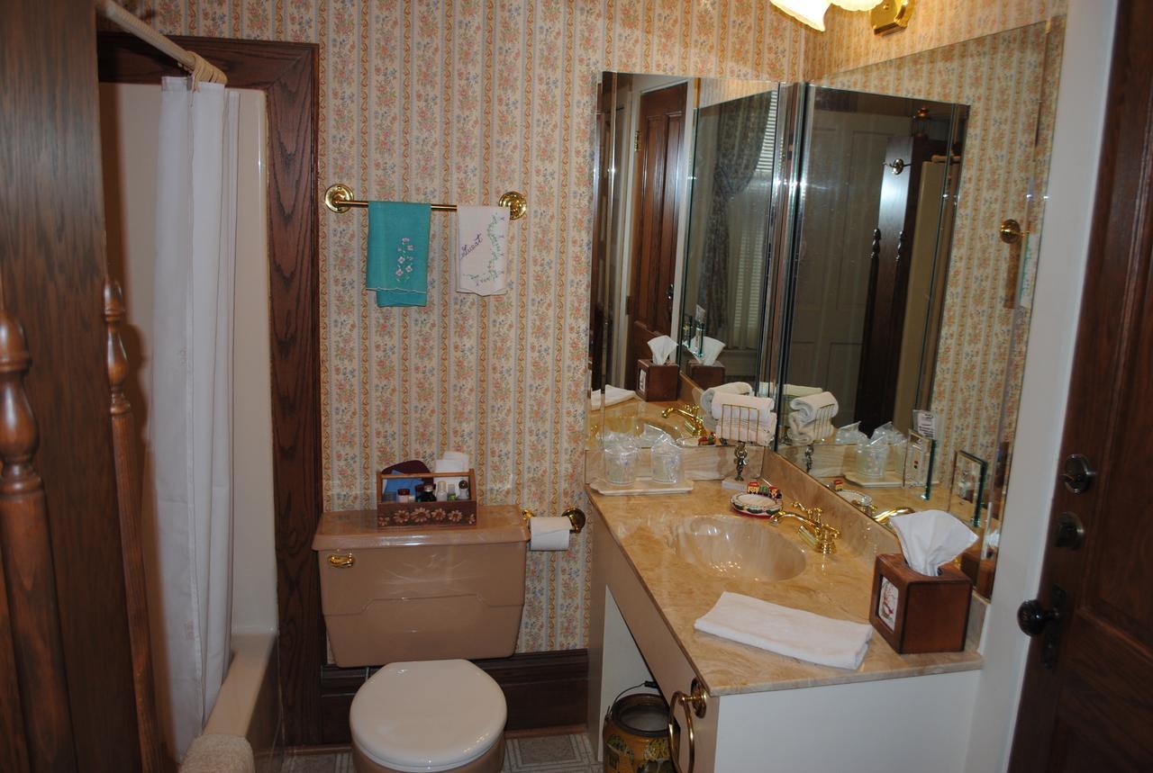 L&N Bed And Breakfast Ltd Хендерсън Екстериор снимка