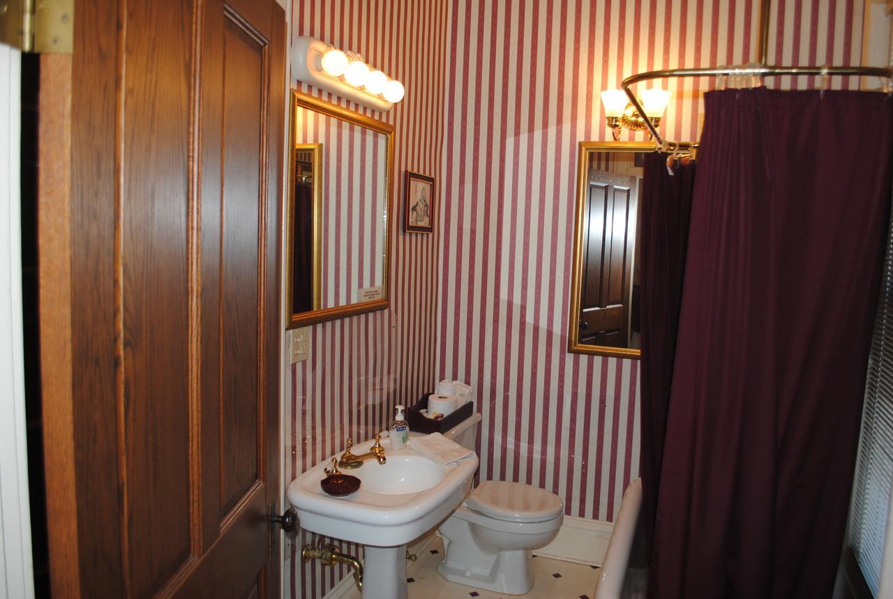 L&N Bed And Breakfast Ltd Хендерсън Екстериор снимка