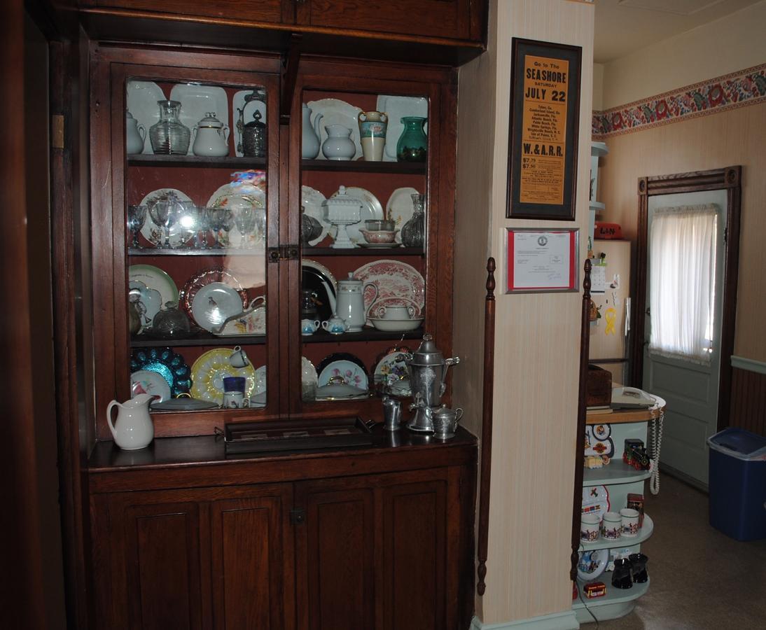 L&N Bed And Breakfast Ltd Хендерсън Екстериор снимка